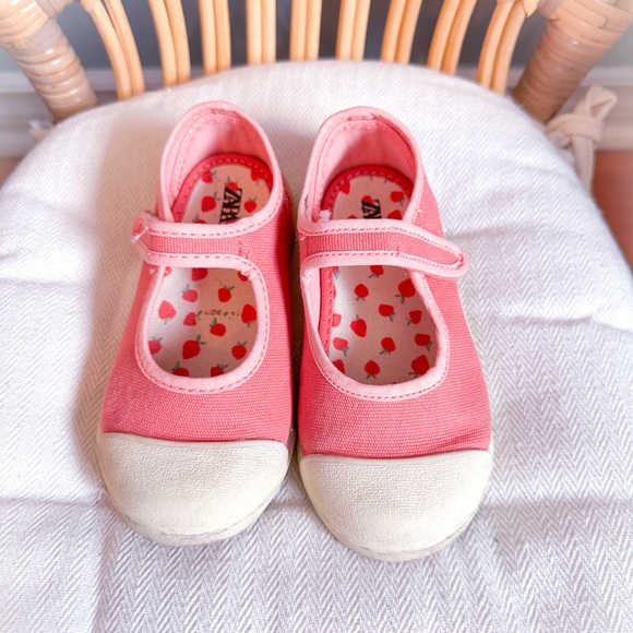 Zara BabyGirl Cotton Mary Jane Shoes - Picture 1 of 3